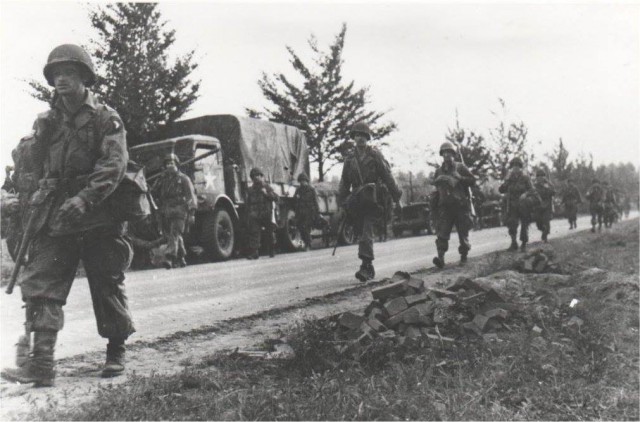 10628675_327143460786370_6105594764348586782_o.jpg (93.67 KiB) Przeglądane 87653 razy 10628675_327143460786370_6105594764348586782_o.jpg